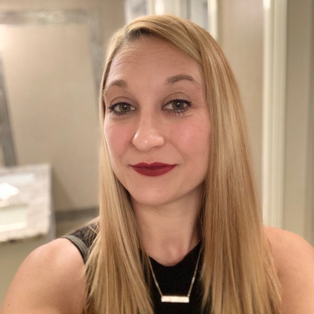 Meet your Posher, Danielle
